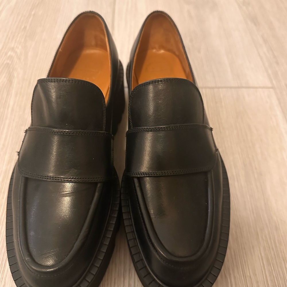 Elegant Black Leather Loafers for Women